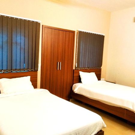Aspire Maradu Hotel Kochi Екстериор снимка