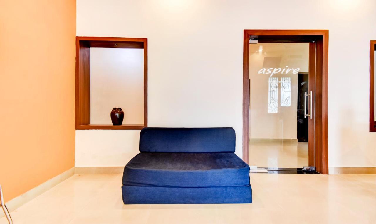 Aspire Maradu Hotel Kochi Екстериор снимка