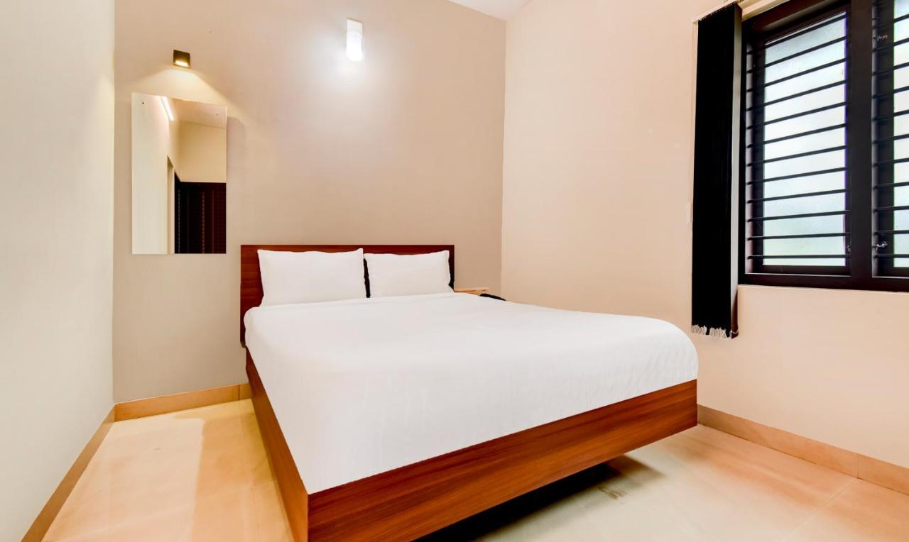 Aspire Maradu Hotel Kochi Екстериор снимка