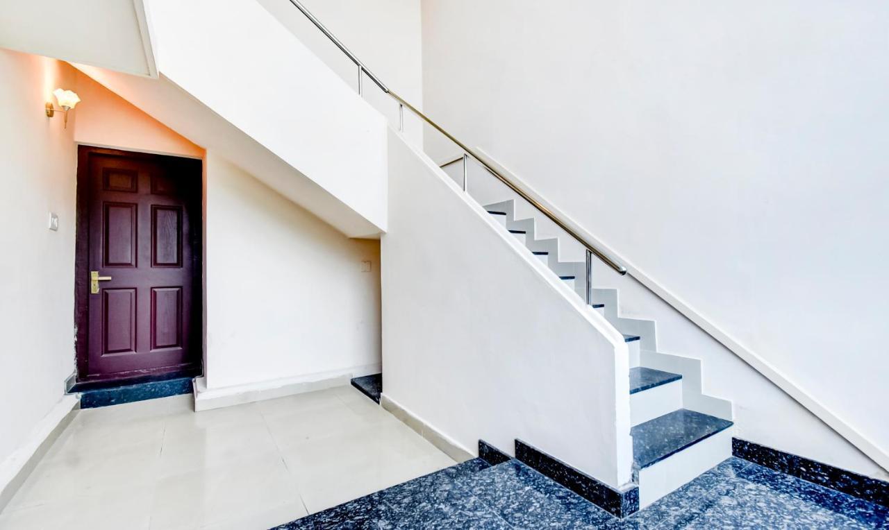 Aspire Maradu Hotel Kochi Екстериор снимка