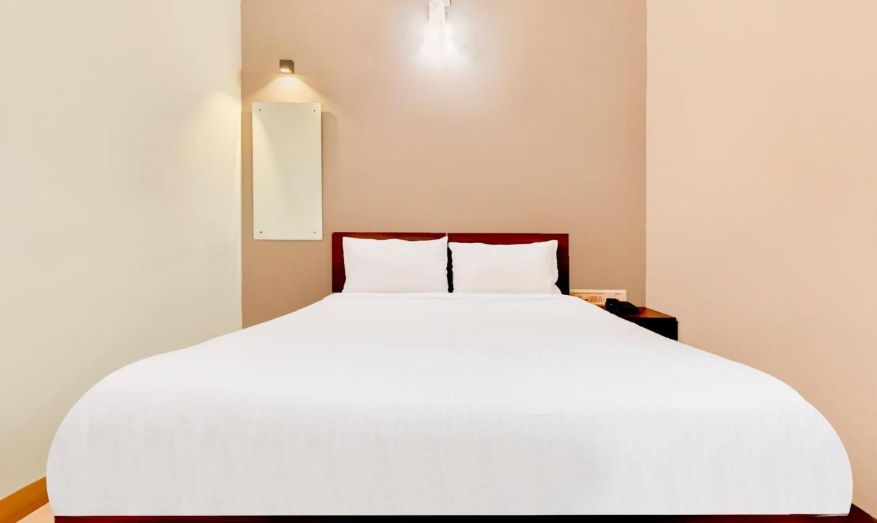 Aspire Maradu Hotel Kochi Екстериор снимка