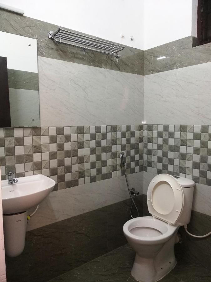 Aspire Maradu Hotel Kochi Екстериор снимка